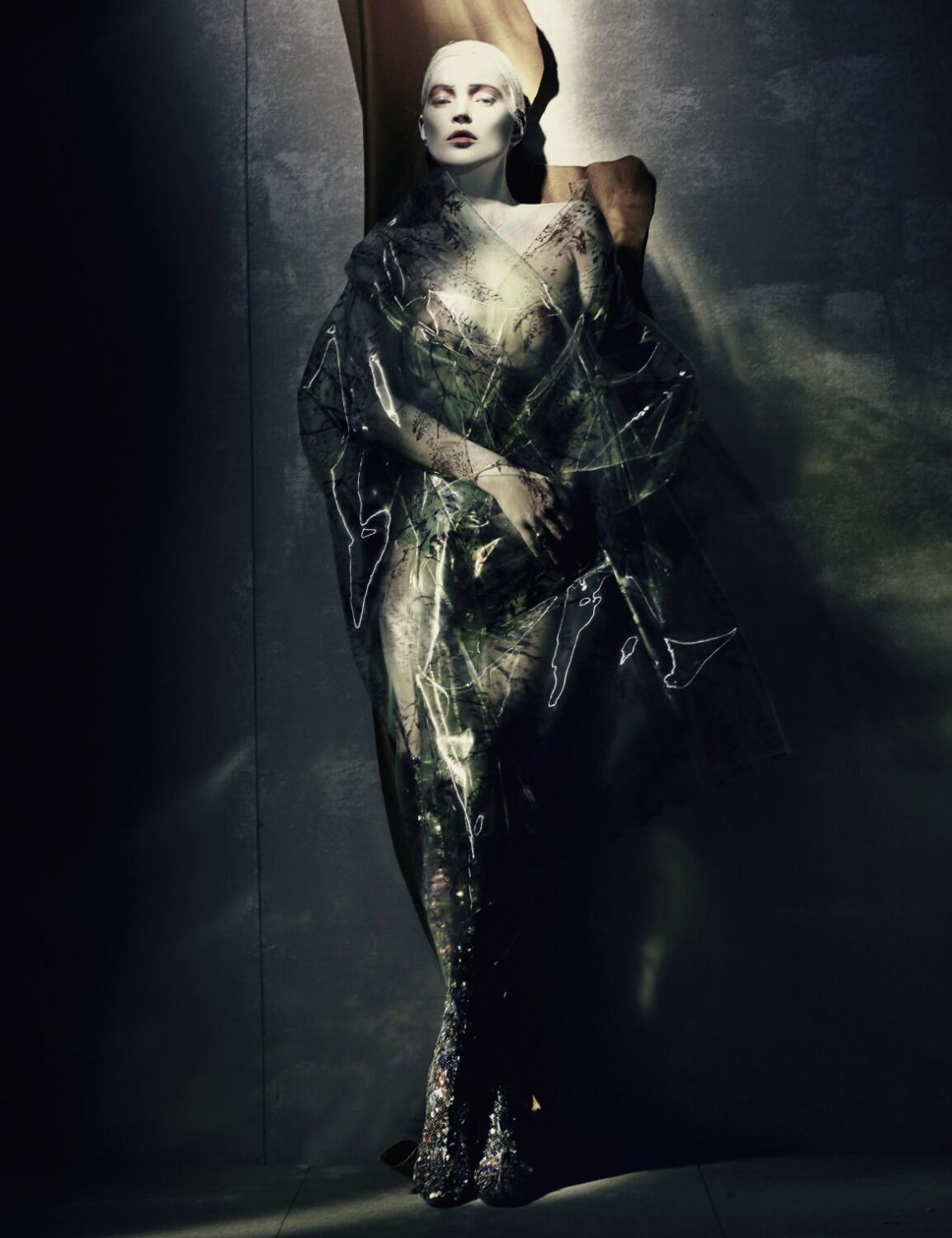 PHOTO BY Polo roversi editorial for squeeze magazin, " the algoritim has no skin".